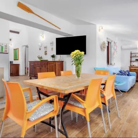 Beachfront Bliss, Villa Ambra Vakantiehuis
