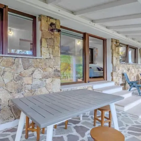 Vakantiehuis Beachfront Bliss, Villa Ambra San Teodoro (Sardinia)